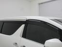 サイドバイザー装着!車内が曇りやすい雨天時でも窓を開けて車内の換気が可能です!