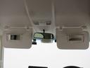 運転席、助手席にミラー付きバイザー装着!出発前の身だしなみをチェック!