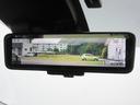 車の後方に付いているカメラが映し出した映像をルームミラーに映し出すデジタルインナーミラー付き!後部座席に人や大きな荷物が乗ってもしっかり後方確認が出来ます♪♪