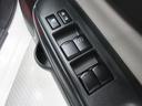 もちろん全席パワーウインドウ搭載!運転席はスイッチ1つで全閉全開できるオートモードパワーウインドウ搭載!