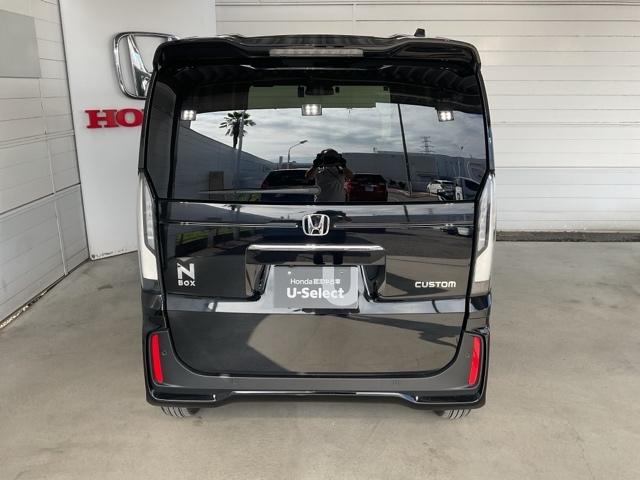 Ｎ－ＢＯＸカスタム ベースグレード　当社デモカー使用車　マルチビューカメラ　Ｗ電動ドア　ＣＭＢＳ　Ｄレコ　禁煙　ベンチシート　オートエアコン　スマートキ　ＬＥＤ　盗難防止装置　クルコン　ＥＴＣ　バックカメラ　フルセグＴＶ　エアバッグ（6枚目）