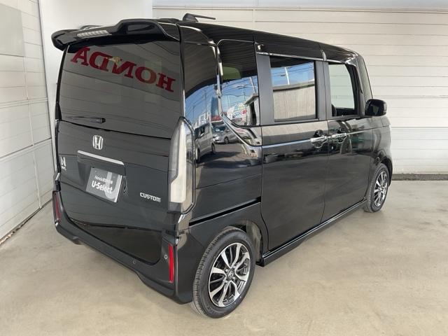 Ｎ－ＢＯＸカスタム ベースグレード　当社デモカー使用車　マルチビューカメラ　Ｗ電動ドア　ＣＭＢＳ　Ｄレコ　禁煙　ベンチシート　オートエアコン　スマートキ　ＬＥＤ　盗難防止装置　クルコン　ＥＴＣ　バックカメラ　フルセグＴＶ　エアバッグ（7枚目）