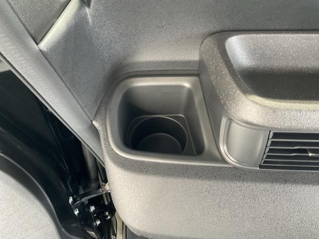 Ｎ－ＢＯＸカスタム ベースグレード　当社デモカー使用車　マルチビューカメラ　Ｗ電動ドア　ＣＭＢＳ　Ｄレコ　禁煙　ベンチシート　オートエアコン　スマートキ　ＬＥＤ　盗難防止装置　クルコン　ＥＴＣ　バックカメラ　フルセグＴＶ　エアバッグ（33枚目）