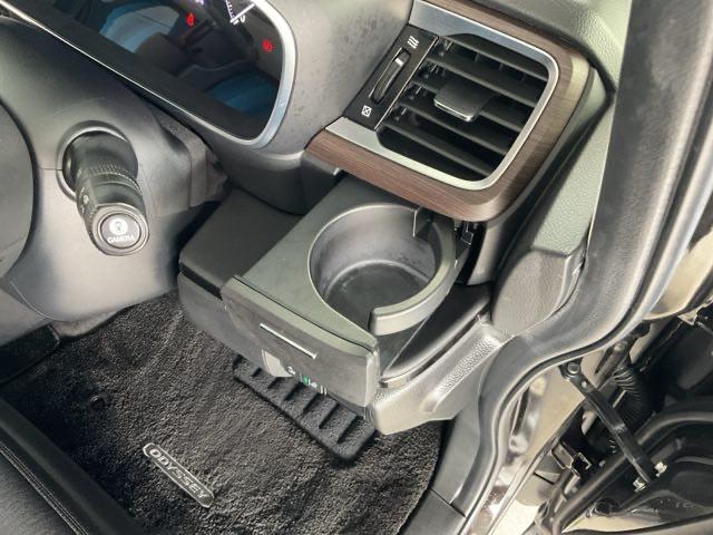 オデッセイハイブリッド ｅ：ＨＥＶアブソルート・ＥＸ　ワンオーナー　前後純正ドラレコ装着車　電動Ｒゲート　ＬＥＤライト　シ－トヒ－タ－　両側ＰＳＤ　パワ－シ－ト　Ｐアシスト　整備記録簿　フルセグ　アイドルストップ　クルーズコントロール　ＤＶＤ再生機能（42枚目）