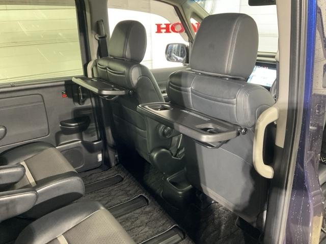 ステップワゴン ｅ：ＨＥＶモデューロＸホンダセンシング　ワンオーナー　純正後席モニター　マルヒビューカメラ　フロント純正ドラレコ装備　マルチビューカメラ　フロントカメラ　横滑り防止装置　禁煙　ＬＥＤヘッドライト　３列シート　前席シートヒーター　ＥＴＣ（17枚目）
