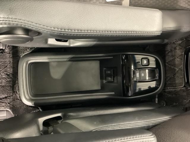 ステップワゴン ｅ：ＨＥＶモデューロＸホンダセンシング　ワンオーナー　純正後席モニター　マルヒビューカメラ　フロント純正ドラレコ装備　マルチビューカメラ　フロントカメラ　横滑り防止装置　禁煙　ＬＥＤヘッドライト　３列シート　前席シートヒーター　ＥＴＣ（34枚目）