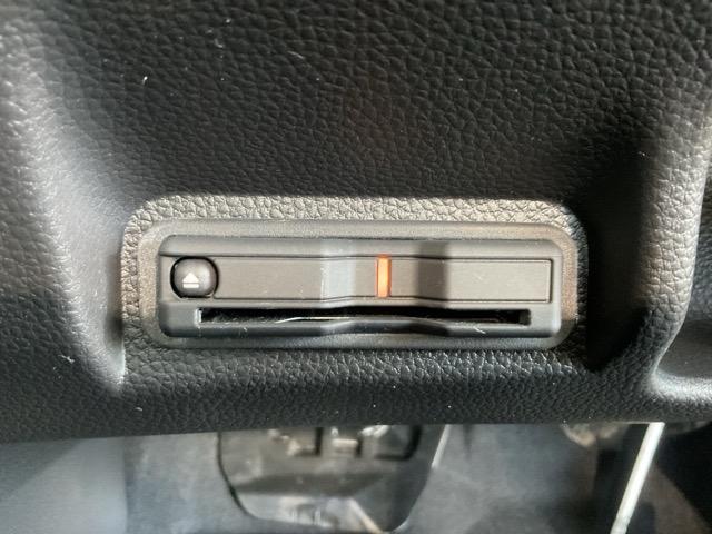 ヴェゼル ｅ：ＨＥＶＺ　ワンオーナー　前後純正ドラレコ装着車　衝突回避支援ブレーキ機能　１オナ　スマキ　Ｐトランク　フルオートエアコン　Ｄレコ　エアバッグ　両席エアバック　Ｒカメ　記録簿付　パワーウィンドウ　ＬＥＤランプ（30枚目）
