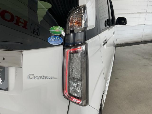 スタイリッシュなクリアレンズ