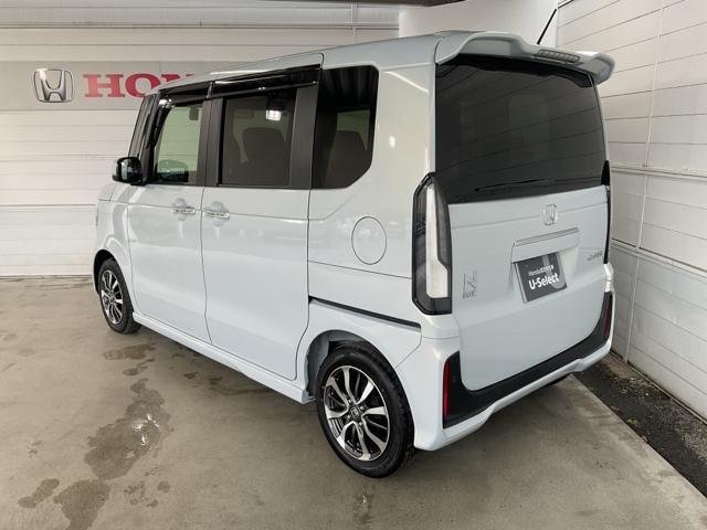 N-BOXカスタム ベースグレード 当社デモカー 前後純正ドラレコ装着車 CMBS Dレコ 禁煙 1オーナー ベンチシート オートエアコン スマートキ LED 盗難防止装置 クルコン ETC バックカメラ フルセグTV エアバッグ(6枚目)