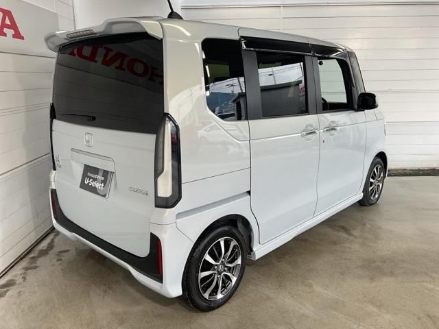 N-BOXカスタム ベースグレード 当社デモカー 前後純正ドラレコ装着車 CMBS Dレコ 禁煙 1オーナー ベンチシート オートエアコン スマートキ LED 盗難防止装置 クルコン ETC バックカメラ フルセグTV エアバッグ(8枚目)