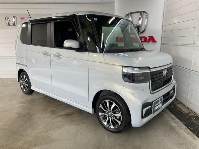 N-BOXカスタム ベースグレード 当社デモカー 前後純正ドラレコ装着車 CMBS Dレコ 禁煙 1オーナー ベンチシート オートエアコン スマートキ LED 盗難防止装置 クルコン ETC バックカメラ フルセグTV エアバッグ(10枚目)