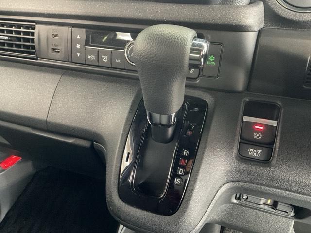 N-BOXカスタム ベースグレード 当社デモカー 前後純正ドラレコ装着車 CMBS Dレコ 禁煙 1オーナー ベンチシート オートエアコン スマートキ LED 盗難防止装置 クルコン ETC バックカメラ フルセグTV エアバッグ(15枚目)