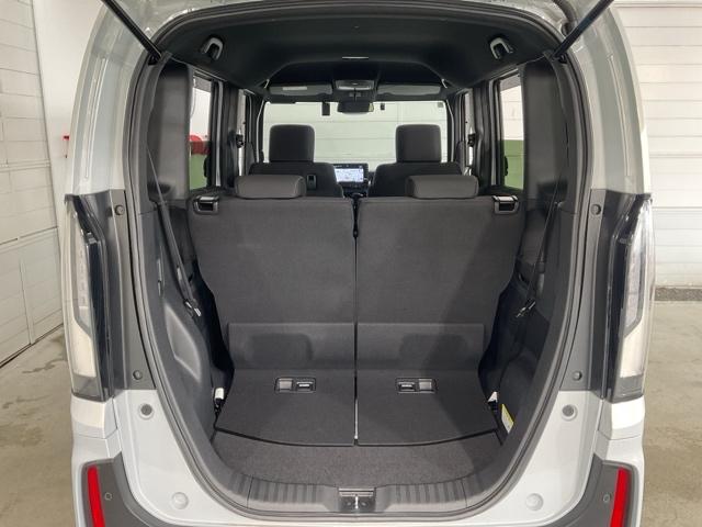 N-BOXカスタム ベースグレード 当社デモカー 前後純正ドラレコ装着車 CMBS Dレコ 禁煙 1オーナー ベンチシート オートエアコン スマートキ LED 盗難防止装置 クルコン ETC バックカメラ フルセグTV エアバッグ(20枚目)