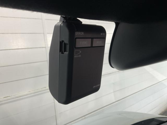 N-BOXカスタム ベースグレード 当社デモカー 前後純正ドラレコ装着車 CMBS Dレコ 禁煙 1オーナー ベンチシート オートエアコン スマートキ LED 盗難防止装置 クルコン ETC バックカメラ フルセグTV エアバッグ(30枚目)