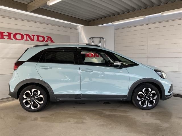 フィット e:HEVクロスター ワンオーナー 前後純正ドラレコ装着車 衝突回避システム 禁煙 1オーナー フルオートエアコン 整備記録簿 前後センサー LEDランプ エアバッグ サイドエアバック 地デジ オートクルーズコントロール(9枚目)