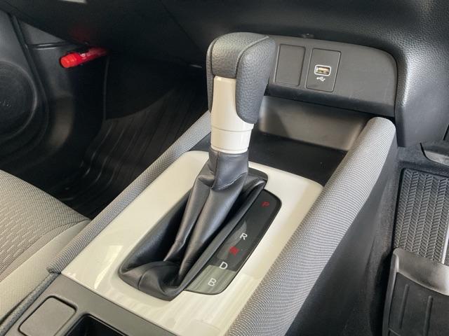 フィット e:HEVクロスター ワンオーナー 前後純正ドラレコ装着車 衝突回避システム 禁煙 1オーナー フルオートエアコン 整備記録簿 前後センサー LEDランプ エアバッグ サイドエアバック 地デジ オートクルーズコントロール(15枚目)