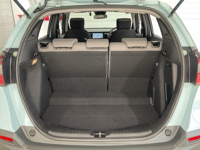 フィット e:HEVクロスター ワンオーナー 前後純正ドラレコ装着車 衝突回避システム 禁煙 1オーナー フルオートエアコン 整備記録簿 前後センサー LEDランプ エアバッグ サイドエアバック 地デジ オートクルーズコントロール(20枚目)