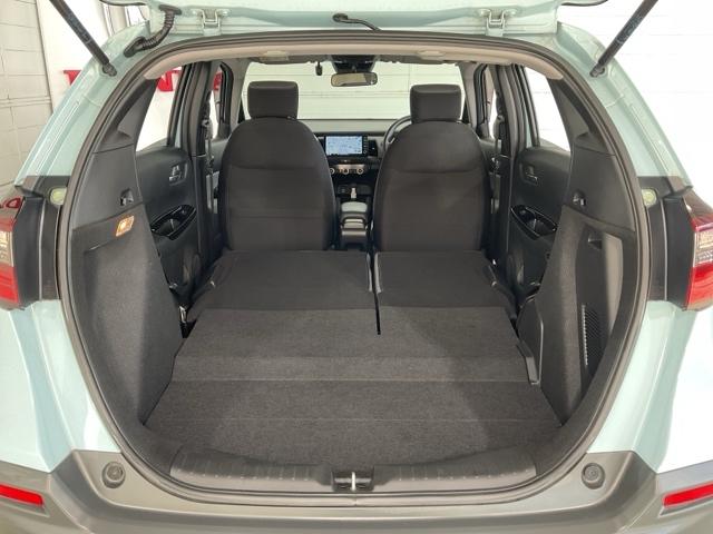 フィット e:HEVクロスター ワンオーナー 前後純正ドラレコ装着車 衝突回避システム 禁煙 1オーナー フルオートエアコン 整備記録簿 前後センサー LEDランプ エアバッグ サイドエアバック 地デジ オートクルーズコントロール(21枚目)