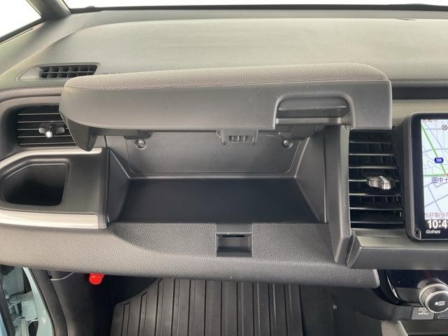 フィット e:HEVクロスター ワンオーナー 前後純正ドラレコ装着車 衝突回避システム 禁煙 1オーナー フルオートエアコン 整備記録簿 前後センサー LEDランプ エアバッグ サイドエアバック 地デジ オートクルーズコントロール(35枚目)