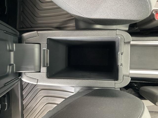 フィット e:HEVクロスター ワンオーナー 前後純正ドラレコ装着車 衝突回避システム 禁煙 1オーナー フルオートエアコン 整備記録簿 前後センサー LEDランプ エアバッグ サイドエアバック 地デジ オートクルーズコントロール(37枚目)