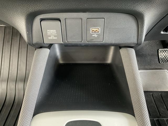 フィット e:HEVクロスター ワンオーナー 前後純正ドラレコ装着車 衝突回避システム 禁煙 1オーナー フルオートエアコン 整備記録簿 前後センサー LEDランプ エアバッグ サイドエアバック 地デジ オートクルーズコントロール(38枚目)