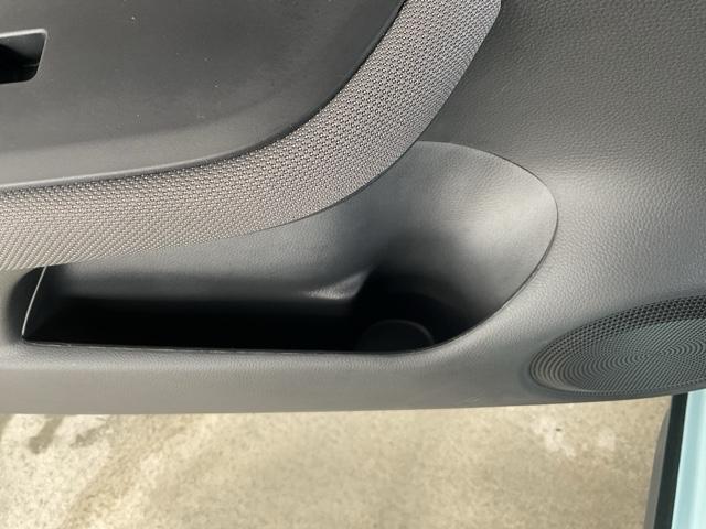 フィット e:HEVクロスター ワンオーナー 前後純正ドラレコ装着車 衝突回避システム 禁煙 1オーナー フルオートエアコン 整備記録簿 前後センサー LEDランプ エアバッグ サイドエアバック 地デジ オートクルーズコントロール(39枚目)