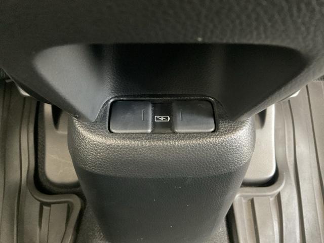 フィット e:HEVクロスター ワンオーナー 前後純正ドラレコ装着車 衝突回避システム 禁煙 1オーナー フルオートエアコン 整備記録簿 前後センサー LEDランプ エアバッグ サイドエアバック 地デジ オートクルーズコントロール(41枚目)