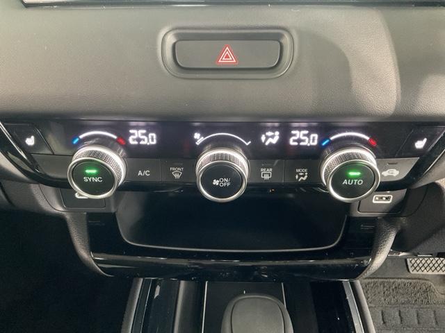 ヴェゼル e:HEVZ ワンオーナー 衝突回避支援ブレーキ機能 1オナ スマキ Pトランク フルオートエアコン エアバッグ 両席エアバック Rカメ 記録簿付 パワーウィンドウ LEDランプ ソナー クルーズC ナビ&TV(30枚目)