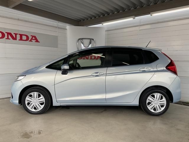 フィット 13G・Lホンダセンシング ワンオーナー 1オーナー車 ETC車載器 禁煙 サイドカーテンエアバック リアカメラ エアバック パワーウインドウ 記録簿 キーフリーシステム LEDライト オートエアコン VSA クルコン 盗難防止(5枚目)