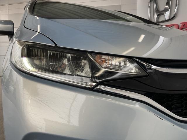 フィット 13G・Lホンダセンシング ワンオーナー 1オーナー車 ETC車載器 禁煙 サイドカーテンエアバック リアカメラ エアバック パワーウインドウ 記録簿 キーフリーシステム LEDライト オートエアコン VSA クルコン 盗難防止(11枚目)