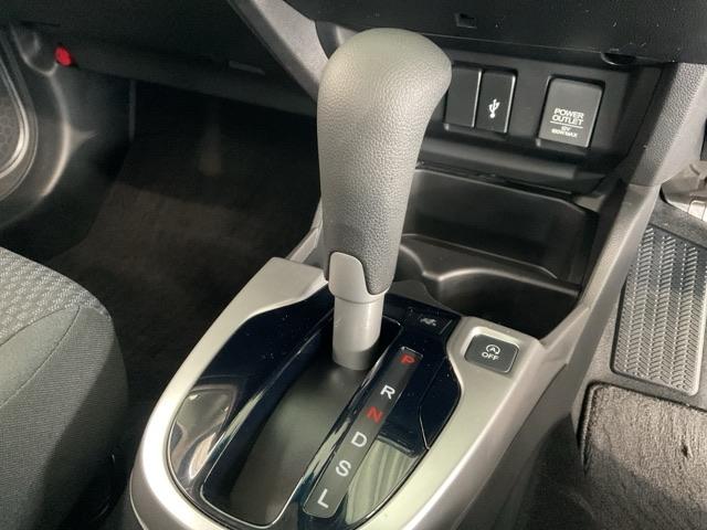 フィット 13G・Lホンダセンシング ワンオーナー 1オーナー車 ETC車載器 禁煙 サイドカーテンエアバック リアカメラ エアバック パワーウインドウ 記録簿 キーフリーシステム LEDライト オートエアコン VSA クルコン 盗難防止(15枚目)