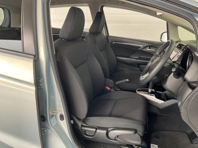 フィット 13G・Lホンダセンシング ワンオーナー 1オーナー車 ETC車載器 禁煙 サイドカーテンエアバック リアカメラ エアバック パワーウインドウ 記録簿 キーフリーシステム LEDライト オートエアコン VSA クルコン 盗難防止(17枚目)