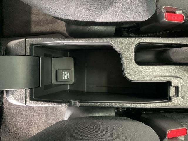 フィット 13G・Lホンダセンシング ワンオーナー 1オーナー車 ETC車載器 禁煙 サイドカーテンエアバック リアカメラ エアバック パワーウインドウ 記録簿 キーフリーシステム LEDライト オートエアコン VSA クルコン 盗難防止(33枚目)