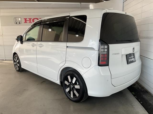 フリード エアーＥＸ　ワンオーナー　バックモニター　盗難防止システム　両側パワースライドドア　横滑り防止装置　クルコン　フルセグ　ＥＴＣ車載器　オートエアコン　シートヒーター　ＬＥＤヘッドライト　３列シート　クリソナ　禁煙（7枚目）