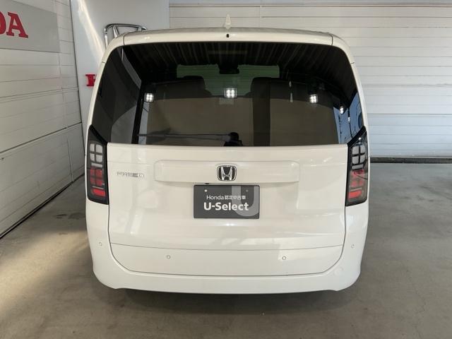 フリード エアーＥＸ　ワンオーナー　バックモニター　盗難防止システム　両側パワースライドドア　横滑り防止装置　クルコン　フルセグ　ＥＴＣ車載器　オートエアコン　シートヒーター　ＬＥＤヘッドライト　３列シート　クリソナ　禁煙（8枚目）