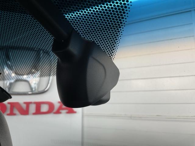 ヴェゼル ハイブリッドX・ホンダセンシング ワンオーナー 前後純正ドラレコ装着車 禁煙 1オナ 地デジ Aクルーズ Bモニ スマキー オートエアコン VSA LEDヘッドライト ETC車載器 カーテンエアバッグ ドライブレコーダー装着車 ABS(30枚目)