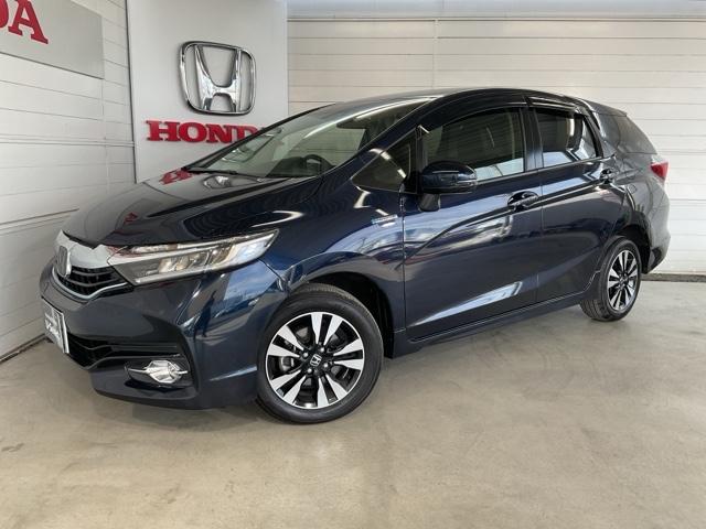 シャトル ハイブリッドXホンダセンシング ワンオーナー フロント純正ドラレコ装着車 4WD 衝突軽減装置 ドライブレコーダ Rカメラ Fセグ LEDヘッド 禁煙車 ECON AAC 盗難防止装置 ETC車載器 記録簿 DVD再生 スマートキー(4枚目)