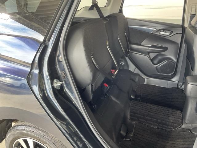 シャトル ハイブリッドXホンダセンシング ワンオーナー フロント純正ドラレコ装着車 4WD 衝突軽減装置 ドライブレコーダ Rカメラ Fセグ LEDヘッド 禁煙車 ECON AAC 盗難防止装置 ETC車載器 記録簿 DVD再生 スマートキー(19枚目)