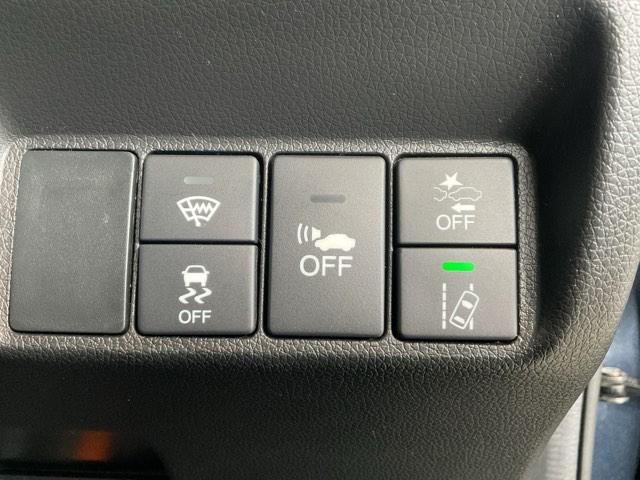 シャトル ハイブリッドXホンダセンシング ワンオーナー フロント純正ドラレコ装着車 4WD 衝突軽減装置 ドライブレコーダ Rカメラ Fセグ LEDヘッド 禁煙車 ECON AAC 盗難防止装置 ETC車載器 記録簿 DVD再生 スマートキー(41枚目)