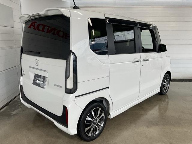 N-BOXカスタム ベースグレード 当社デモカー 前後純正ドラレコ装着車 W電動ドア CMBS Dレコ 禁煙 ベンチシート オートエアコン スマートキ LED 盗難防止装置 クルコン ETC バックカメラ フルセグTV エアバッグ(8枚目)