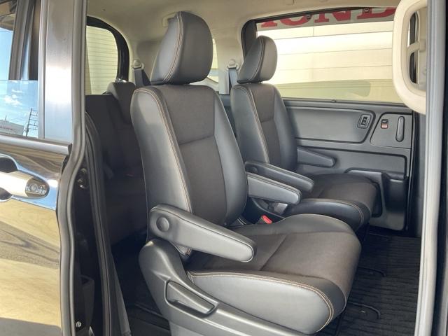 フリードハイブリッド ハイブリッド・クロスターホンダセンシング ワンオーナー 前後純正ドラレコ装着車 両側Pスライドドア オートクルーズコントロール 禁煙 記録簿 ワンオ-ナ- DVD再生可能 LEDライト ABS 盗難防止 シ-トヒ-タ- スマ-トキ- VSA(18枚目)