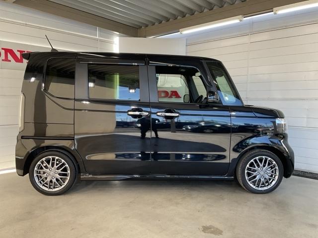Ｎ－ＢＯＸカスタム ターボ　当社デモカー　前後純正ドラレコ装着車　イモビライザー　衝突被害軽減　禁煙　ベンチシート　キーフリー　Ｐセンサー　ＥＳＣ　パワステ　ＤＶＤ再生　両席エアバック　サイドエアバッグ　ターボ車　スマキー（9枚目）