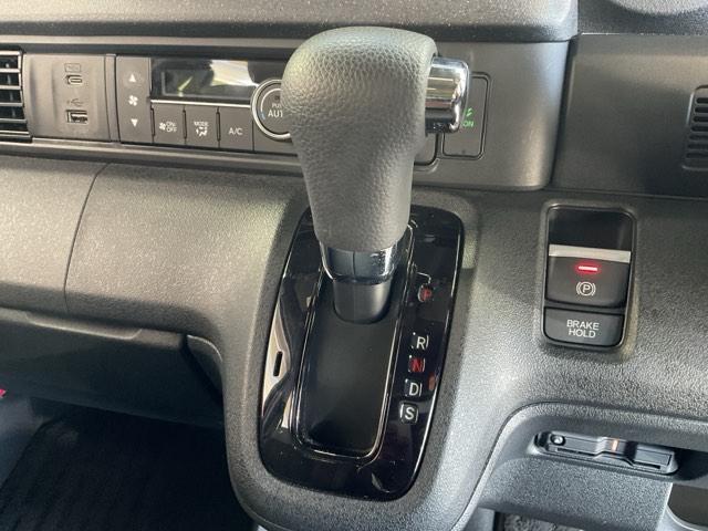 Ｎ－ＢＯＸカスタム ターボ　当社デモカー　前後純正ドラレコ装着車　イモビライザー　衝突被害軽減　禁煙　ベンチシート　キーフリー　Ｐセンサー　ＥＳＣ　パワステ　ＤＶＤ再生　両席エアバック　サイドエアバッグ　ターボ車　スマキー（15枚目）