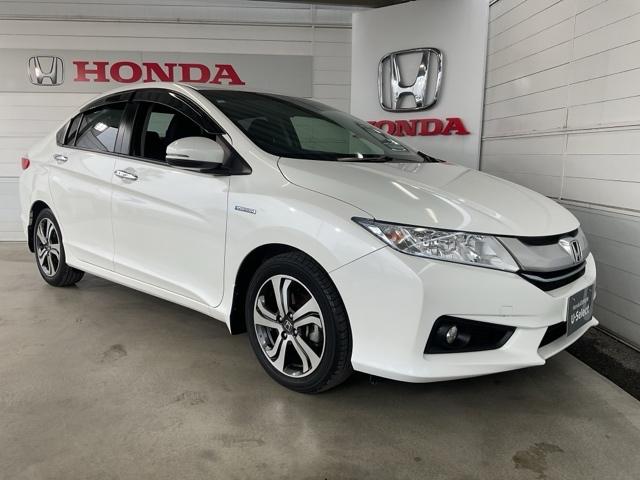 グレイス ハイブリッドＥＸ　ワンオーナー　スマートキ－　運転席エアバッグ　Ａストップ　地上デジタル　エアコン　１オーナー　ＬＥＤヘッドランプ　クルーズＣ　ＤＶＤ再生可能　Ｒカメ　キーレスエントリー　パワーウィンドウ　シートヒータ（10枚目）