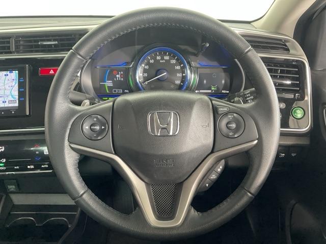 グレイス ハイブリッドＥＸ　ワンオーナー　スマートキ－　運転席エアバッグ　Ａストップ　地上デジタル　エアコン　１オーナー　ＬＥＤヘッドランプ　クルーズＣ　ＤＶＤ再生可能　Ｒカメ　キーレスエントリー　パワーウィンドウ　シートヒータ（14枚目）