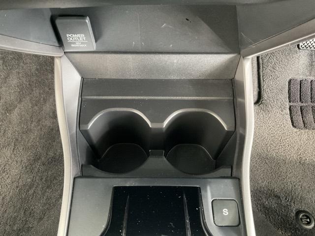 グレイス ハイブリッドＥＸ　ワンオーナー　スマートキ－　運転席エアバッグ　Ａストップ　地上デジタル　エアコン　１オーナー　ＬＥＤヘッドランプ　クルーズＣ　ＤＶＤ再生可能　Ｒカメ　キーレスエントリー　パワーウィンドウ　シートヒータ（29枚目）