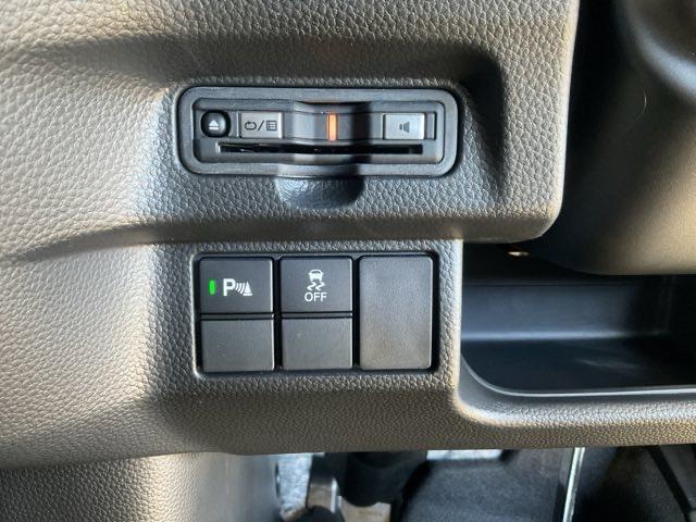 Ｎ－ＢＯＸカスタム Ｌターボスタイル＋ブラック　ワンオーナー　前後純正ドライブレコーダー装備　ベンチＳ　ターボエンジン　禁煙　コーナーセンサ　スマ－トキ－　エアバック　横滑り防止機能　ナビ＆ＴＶ　サイドカーテンエアバック　Ｄレコ　助手席エアバッグ（26枚目）