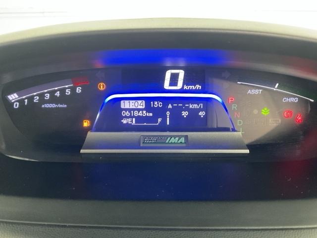 フリードハイブリッド ジャストセレクション　ワンオーナー　純正リア席ミニター　両側電動スライドドア　ナビテレビ　セキュリティー　禁煙　横滑り防止機能　記録簿　オートクルーズ　地デジ　エアバック　クリアランスソナー　ベンチシート　ウォークスルー（16枚目）