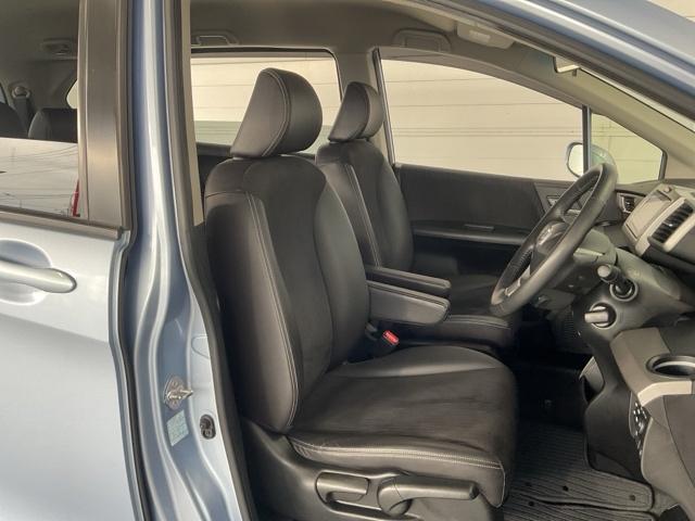 フリードハイブリッド ジャストセレクション　ワンオーナー　純正リア席ミニター　両側電動スライドドア　ナビテレビ　セキュリティー　禁煙　横滑り防止機能　記録簿　オートクルーズ　地デジ　エアバック　クリアランスソナー　ベンチシート　ウォークスルー（17枚目）