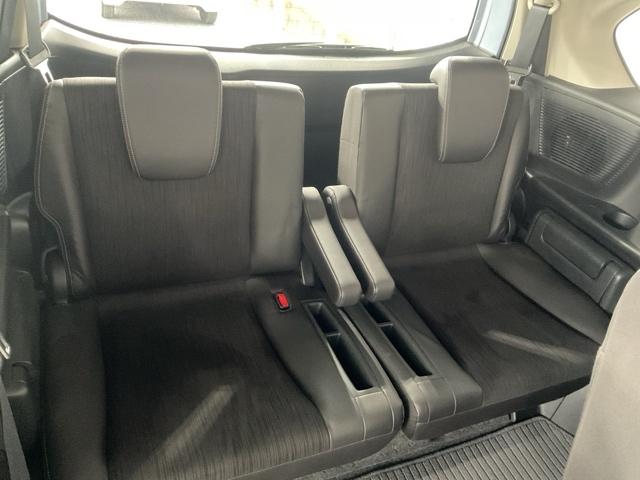 フリードハイブリッド ジャストセレクション　ワンオーナー　純正リア席ミニター　両側電動スライドドア　ナビテレビ　セキュリティー　禁煙　横滑り防止機能　記録簿　オートクルーズ　地デジ　エアバック　クリアランスソナー　ベンチシート　ウォークスルー（19枚目）